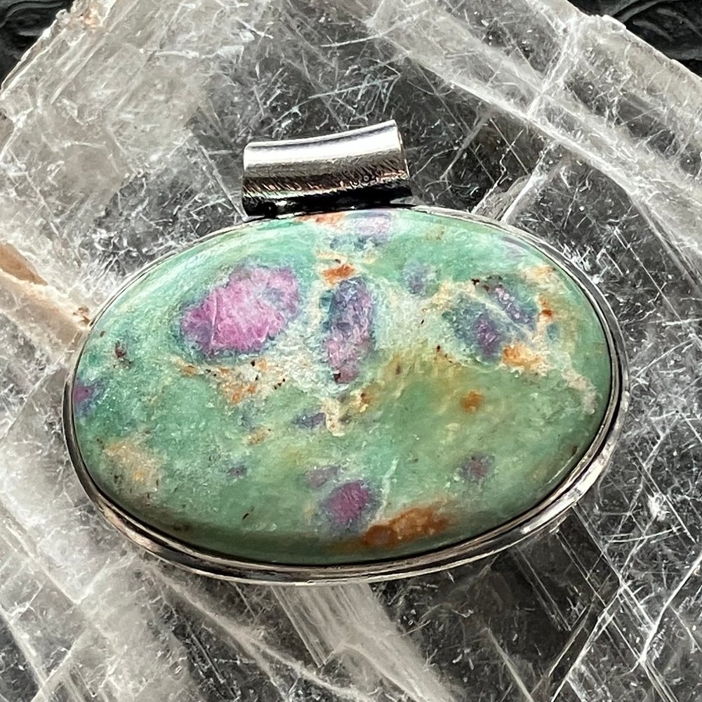 Natural Ruby Fuschite Kyanite Stone Jewelry Crystal Pendant